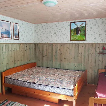 Metskula Puhkemaja Holiday home Poka